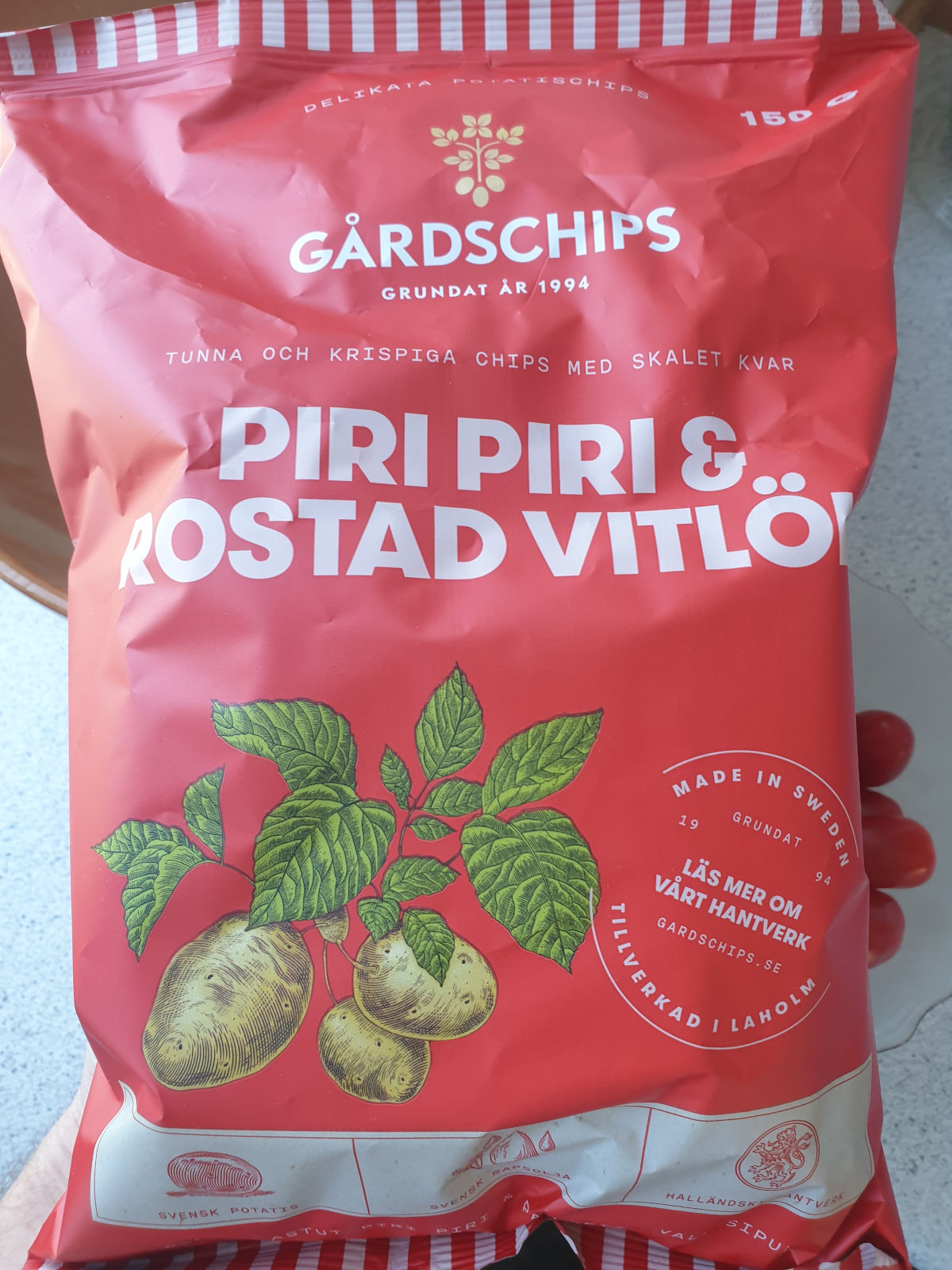 photo of a bag of piripiri garlic potato chips